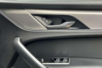 Jaguar F-Pace 2.0 D165 R-Dynamic S 5dr Auto AWD