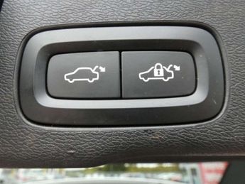 Volvo XC60 2.0 B4D Momentum Pro 5dr AWD Geartronic