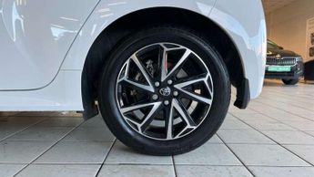 Toyota Yaris 1.5 Hybrid Design 5dr CVT