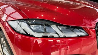 Jaguar F-Pace 2.0 D200 R-Dynamic SE Black 5dr Auto AWD