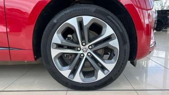 Jaguar F-Pace 2.0 D200 R-Dynamic SE Black 5dr Auto AWD