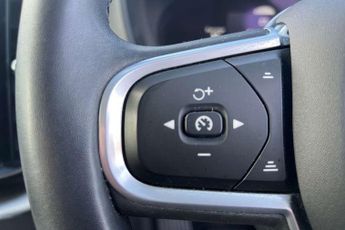 Volvo XC60 2.0 B5P Momentum 5dr Geartronic