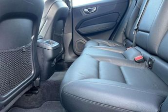 Volvo XC60 2.0 B5P Momentum 5dr Geartronic