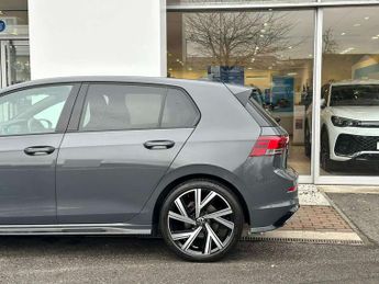 Volkswagen Golf 1.5 eTSI R-Line 5dr DSG