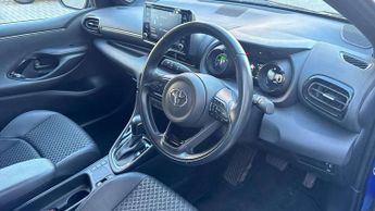 Toyota Yaris 1.5 Hybrid Dynamic 5dr CVT