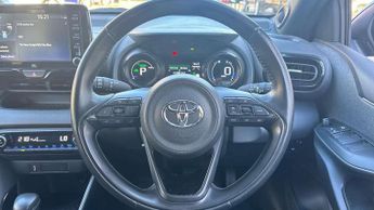 Toyota Yaris 1.5 Hybrid Dynamic 5dr CVT