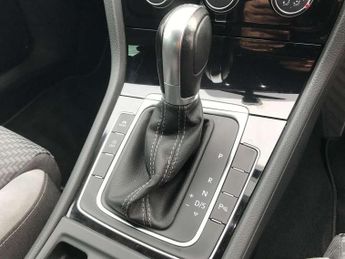 Volkswagen Golf 2.0 TDI R-Line 5dr DSG