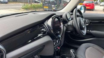 MINI Hatchback 5dr 1.5 Cooper Classic 5dr Auto
