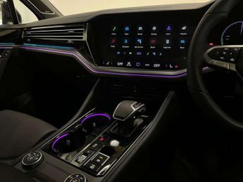 Volkswagen Touareg 3.0 V6 TSI eHybrid 4Motion R 5dr Tip Auto