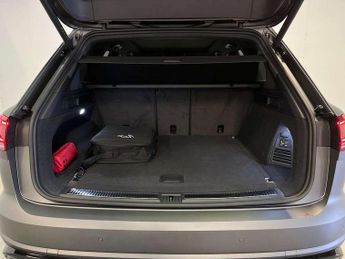 Volkswagen Touareg 3.0 V6 TSI eHybrid 4Motion R 5dr Tip Auto