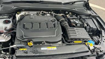 Volkswagen Golf 2.0 TDI Life 5dr DSG