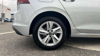 Volkswagen Golf 2.0 TDI Life 5dr DSG
