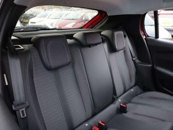 Peugeot 208 1.2 PureTech 100 Allure Premium + 5dr EAT8
