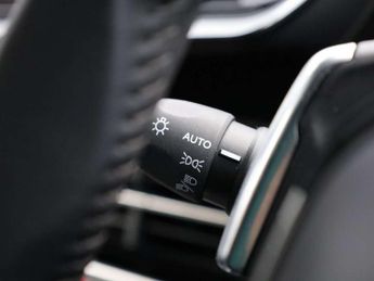 Peugeot 208 1.2 PureTech 100 Allure Premium + 5dr EAT8