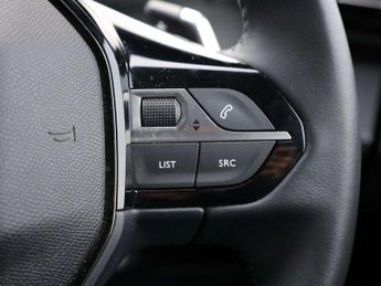 Peugeot 208 1.2 PureTech 100 Allure Premium + 5dr EAT8