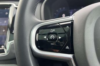Volvo XC90 2.0 B5D [235] Plus Dark 5dr AWD Geartronic