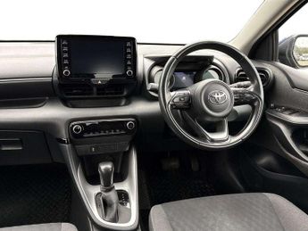 Toyota Yaris 1.5 Hybrid Design 5dr CVT