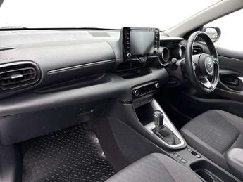 Toyota Yaris 1.5 Hybrid Design 5dr CVT