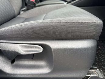 Toyota Yaris 1.5 Hybrid Design 5dr CVT