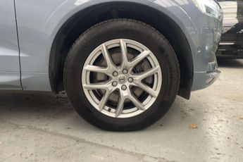 Volvo XC60 2.0 B4D Momentum Pro 5dr AWD Geartronic