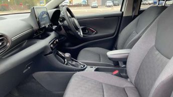 Toyota Yaris 1.5 Hybrid Design 5dr CVT