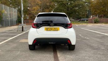 Toyota Yaris 1.5 Hybrid Design 5dr CVT