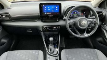 Toyota Yaris 1.5 Hybrid Design 5dr CVT