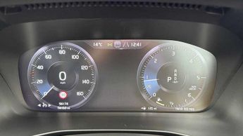 Volvo XC40 2.0 D3 Momentum Pro 5dr AWD Geartronic