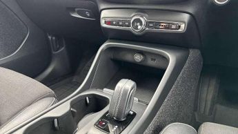 Volvo XC40 2.0 D3 Momentum Pro 5dr AWD Geartronic