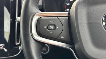 Volvo XC40 2.0 D3 Momentum Pro 5dr AWD Geartronic