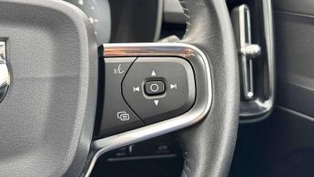 Volvo XC40 2.0 D3 Momentum Pro 5dr AWD Geartronic