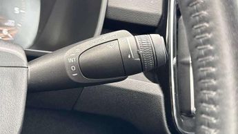 Volvo XC40 2.0 D3 Momentum Pro 5dr AWD Geartronic