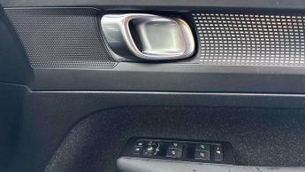 Volvo XC40 1.5 T3 [163] R DESIGN 5dr Geartronic