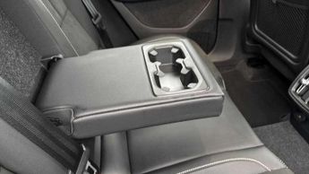 Volvo XC40 1.5 T3 [163] R DESIGN 5dr Geartronic