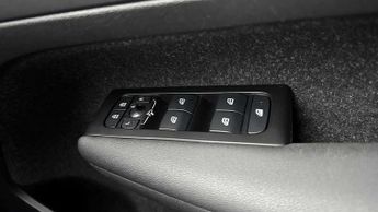 Volvo XC40 1.5 T3 [163] R DESIGN 5dr Geartronic