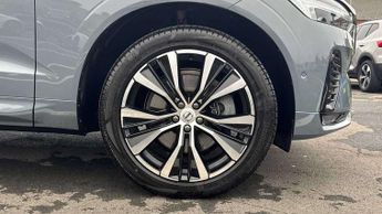 Volvo XC60 2.0 B4D Plus Dark 5dr AWD Geartronic