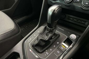 Volkswagen Tiguan 2.0 TDi 150 4Motion R-Line Tech 5dr DSG