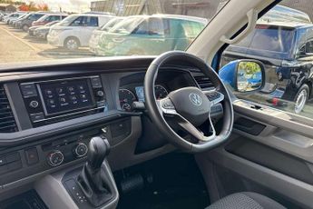 Volkswagen Transporter 2.0 TDI 150 Highline Kombi Van DSG
