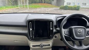 Volvo XC40 2.0 B3P Ultimate Dark 5dr Auto