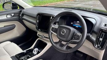 Volvo XC40 2.0 B3P Ultimate Dark 5dr Auto