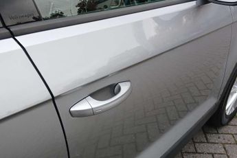 Volkswagen T-Roc 1.5 TSI Life 5dr DSG