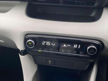 Toyota Yaris 1.5 Hybrid Excel 5dr CVT