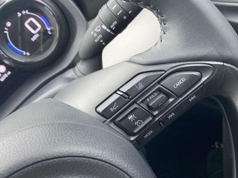 Toyota Yaris 1.5 Hybrid Excel 5dr CVT