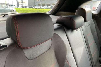 Mercedes-Benz GLA GLA 220d 4Matic AMG Line Premium Plus 5dr Auto