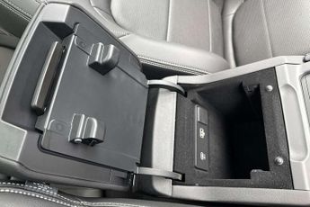 Jaguar F-Pace 2.0 P250 R-Dynamic Black 5dr Auto AWD