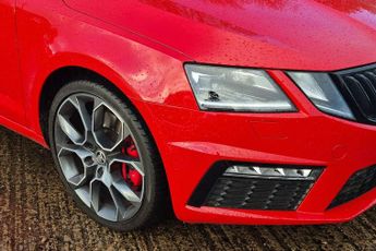 Skoda Octavia vRS 2.0 TSI 245 vRS 5dr DSG [Black Pack]