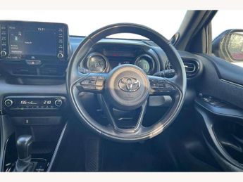 Toyota Yaris 1.5 Hybrid Dynamic 5dr CVT