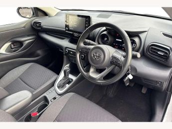 Toyota Yaris 1.5 Hybrid Design 5dr CVT