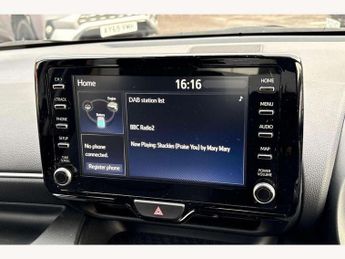 Toyota Yaris 1.5 Hybrid Design 5dr CVT