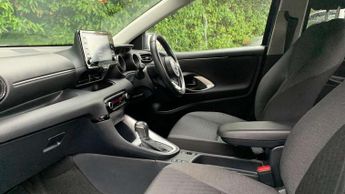 Toyota Yaris 1.5 Hybrid Design 5dr CVT